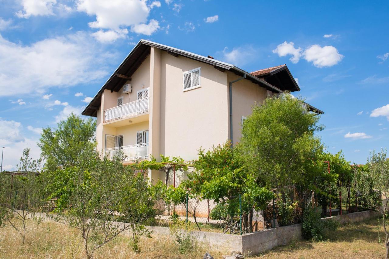 Apartment Dalmatien Raslina Εξωτερικό φωτογραφία