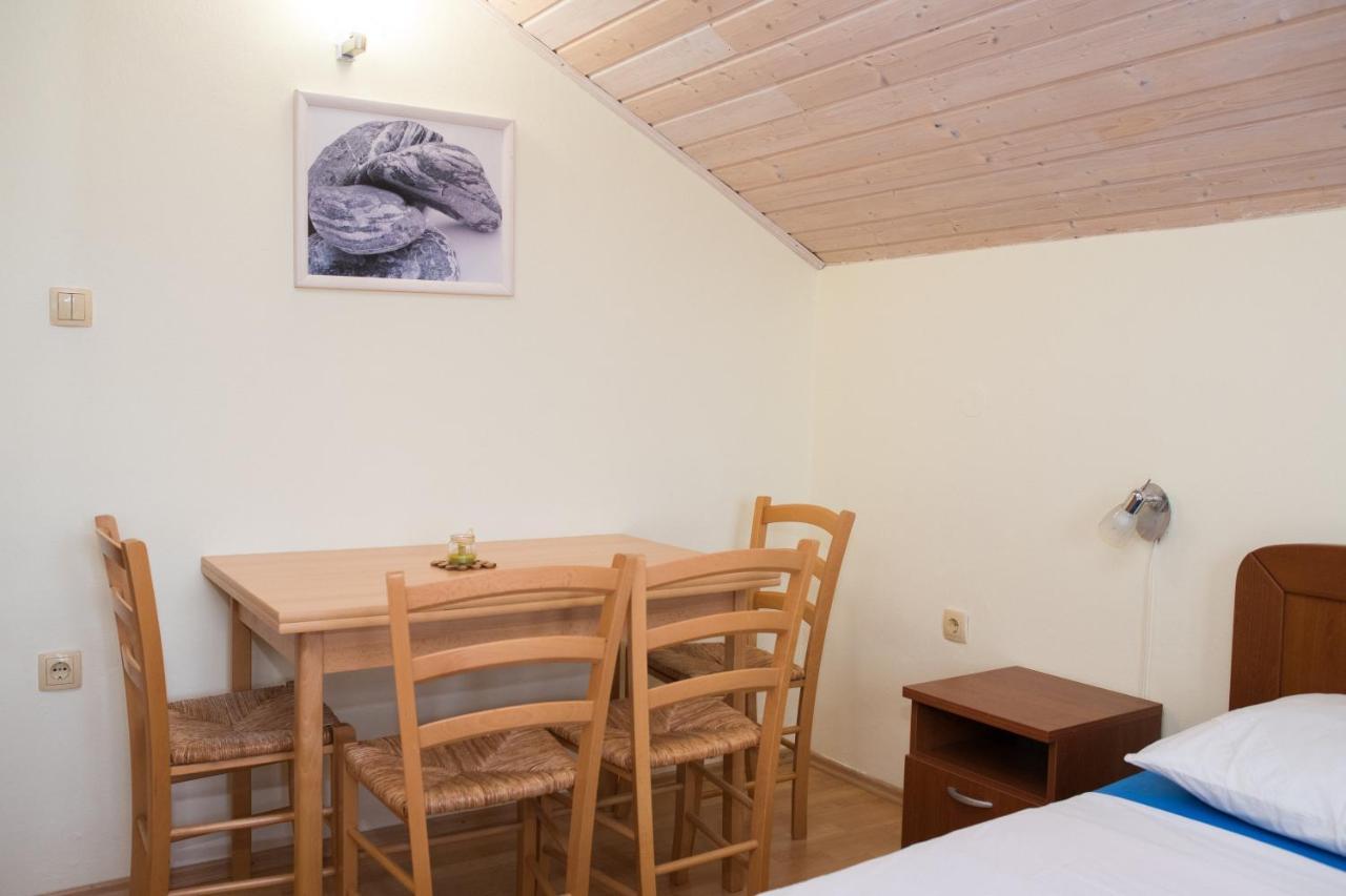 Apartment Dalmatien Raslina Εξωτερικό φωτογραφία