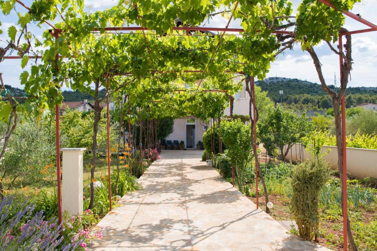 Apartment Dalmatien Raslina Εξωτερικό φωτογραφία