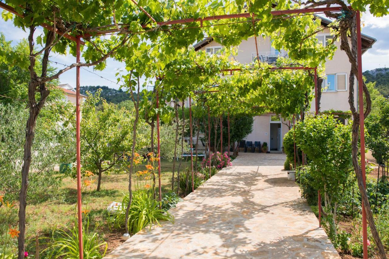 Apartment Dalmatien Raslina Εξωτερικό φωτογραφία