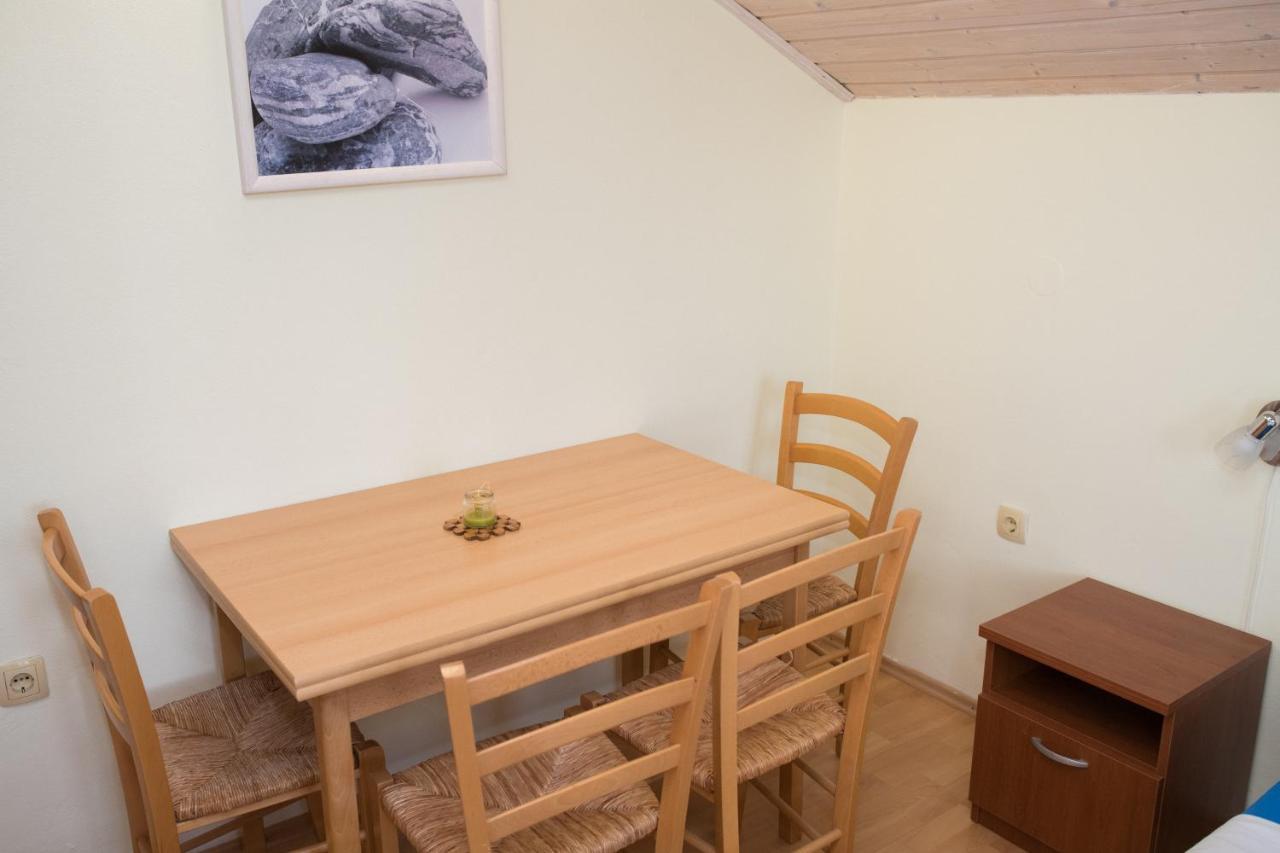 Apartment Dalmatien Raslina Εξωτερικό φωτογραφία