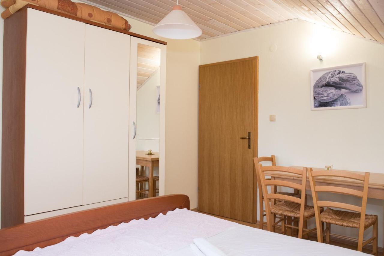 Apartment Dalmatien Raslina Εξωτερικό φωτογραφία