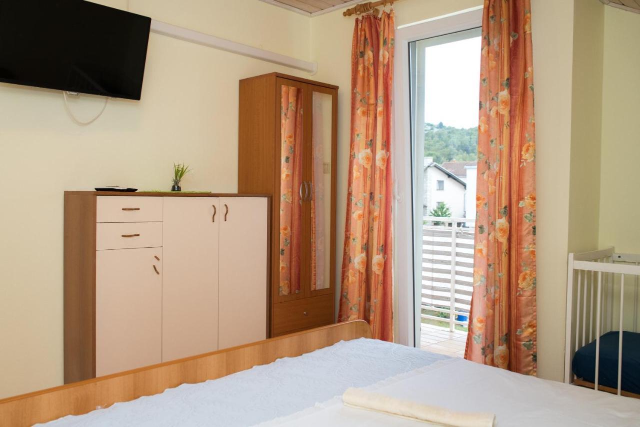 Apartment Dalmatien Raslina Εξωτερικό φωτογραφία