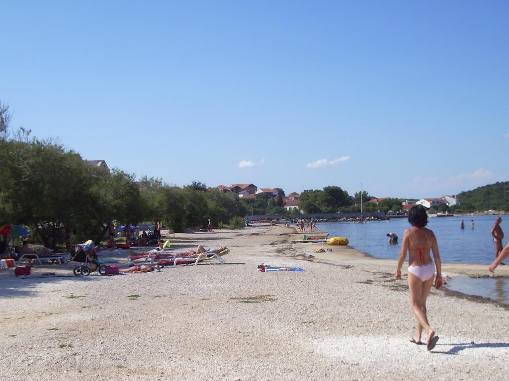 Apartment Dalmatien Raslina Εξωτερικό φωτογραφία